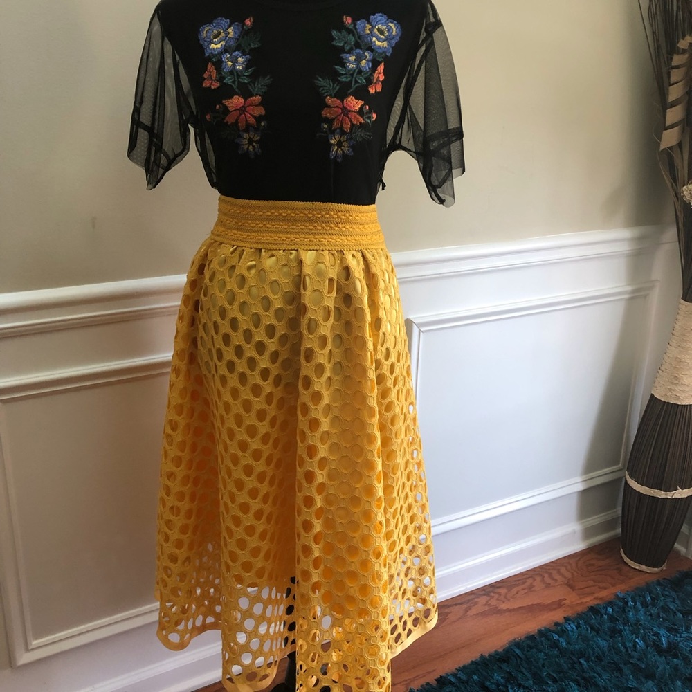 Beautiful yellow skirt